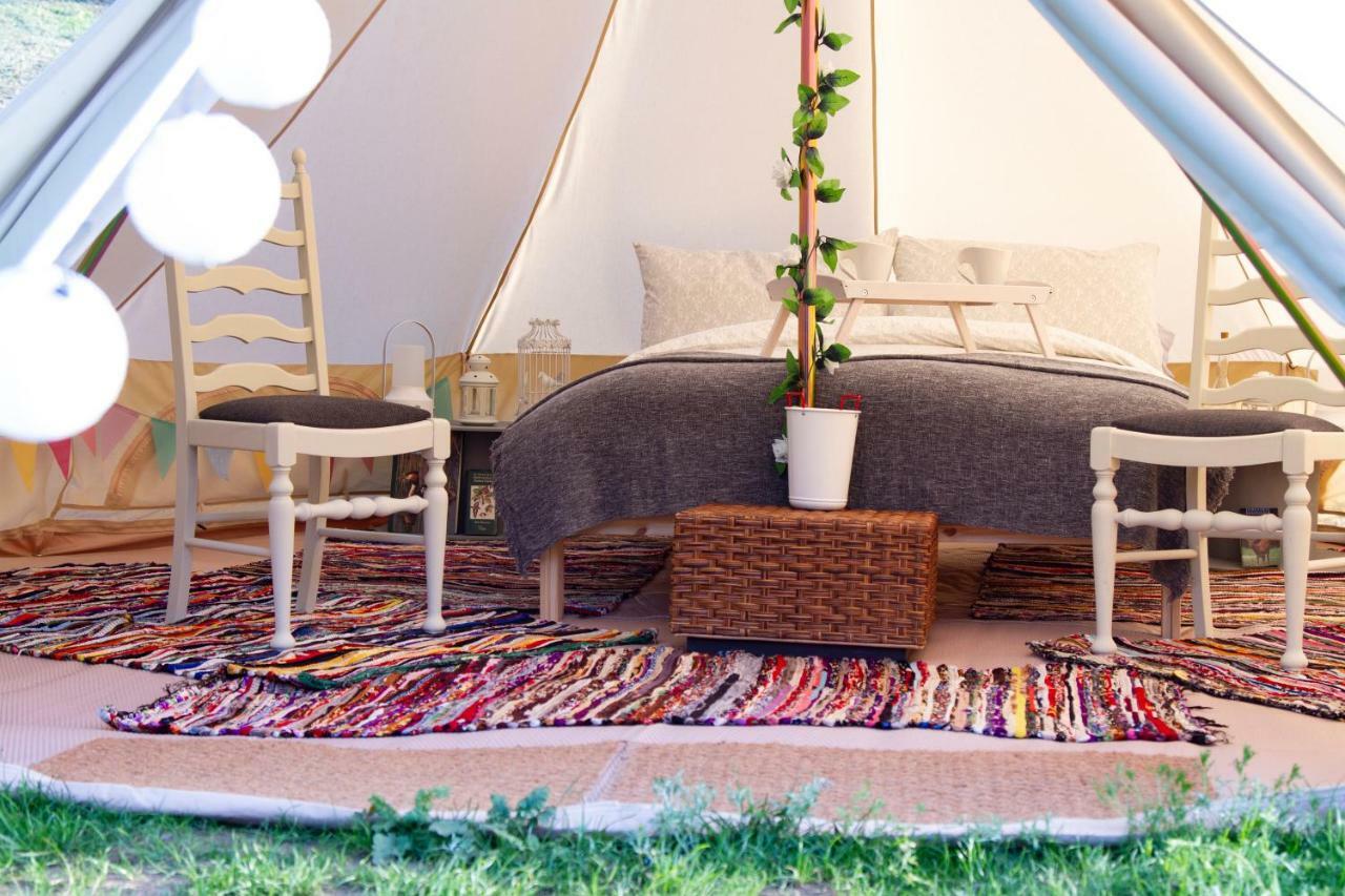 Готель Lloyds Meadow Glamping Честер Екстер'єр фото